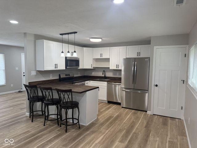 734 Holiday Drive, Fortville, IN 46040