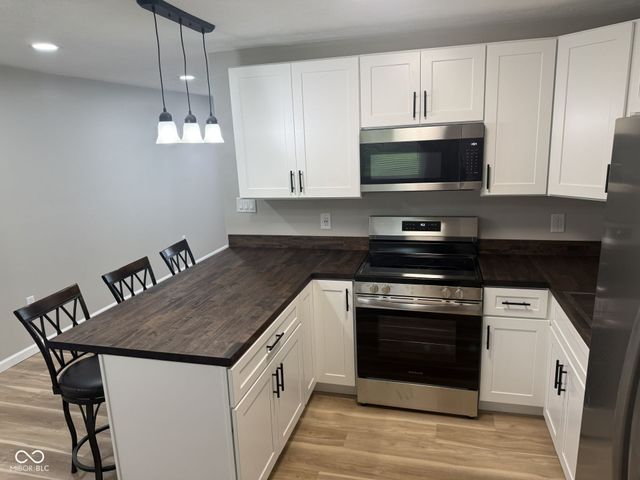 734 Holiday Drive, Fortville, IN 46040