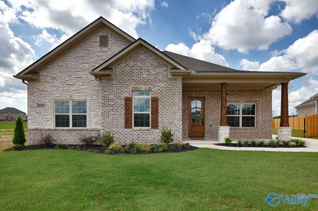 14354 Montcliff Lane, Athens, AL 35611