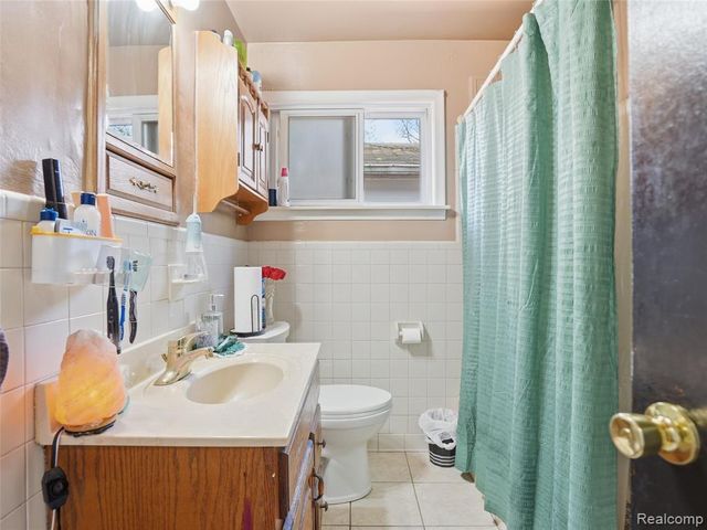 2112 Reo Avenue, Lincoln Park, MI 48146