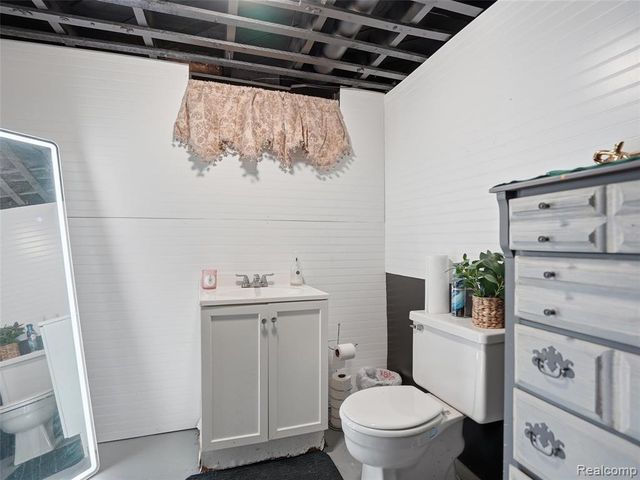 2112 Reo Avenue, Lincoln Park, MI 48146