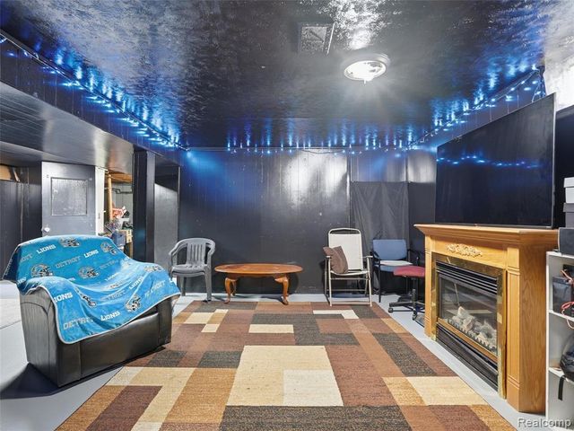 2112 Reo Avenue, Lincoln Park, MI 48146