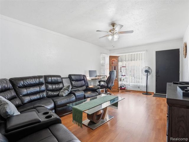 2112 Reo Avenue, Lincoln Park, MI 48146