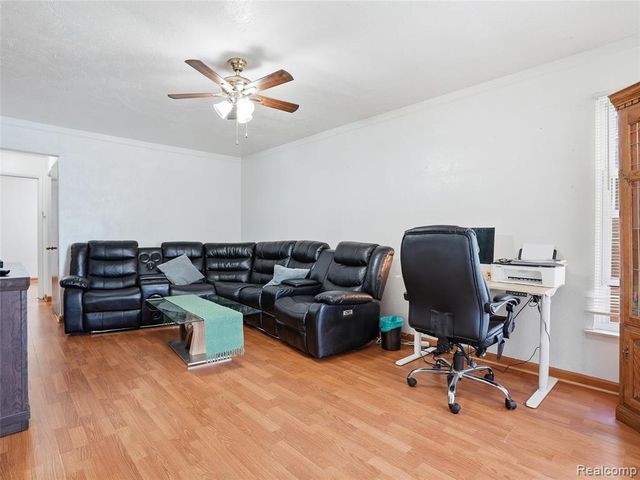 2112 Reo Avenue, Lincoln Park, MI 48146