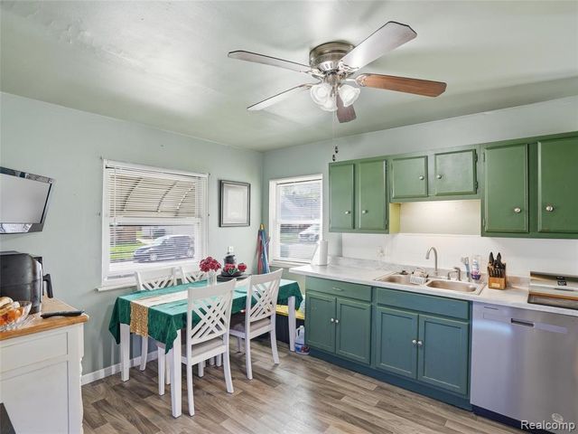 2112 Reo Avenue, Lincoln Park, MI 48146