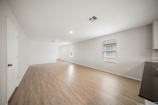 148 Cowboy, Pleasanton, TX 78064