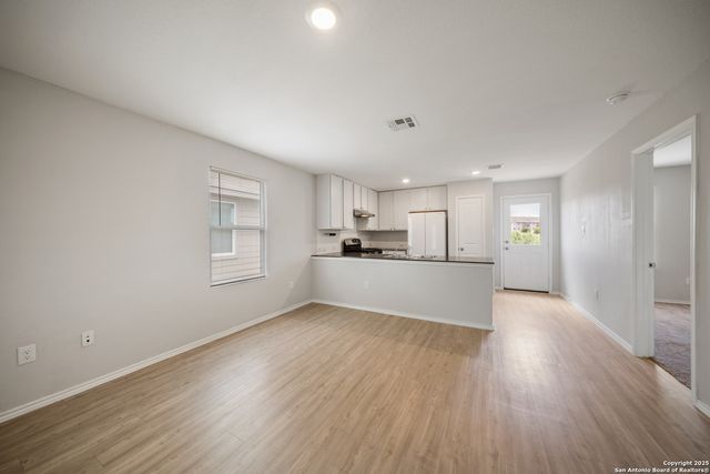 148 Cowboy, Pleasanton, TX 78064