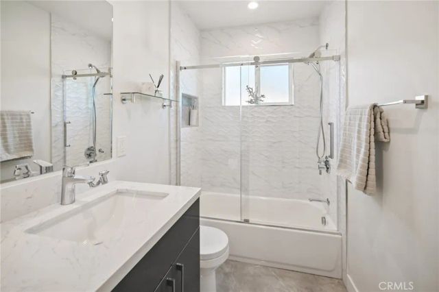 8434 Oakdale Avenue, Winnetka, CA 91306