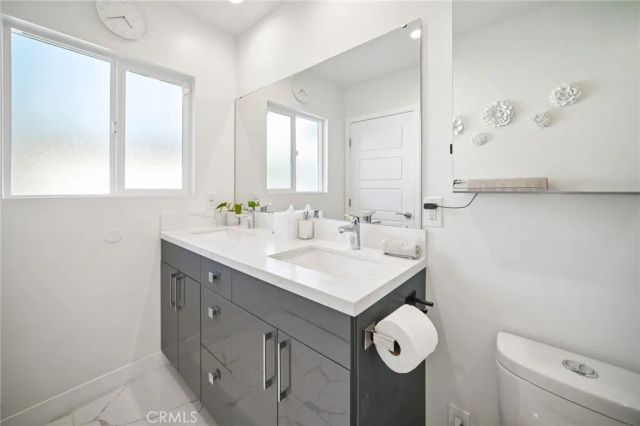 8434 Oakdale Avenue, Winnetka, CA 91306