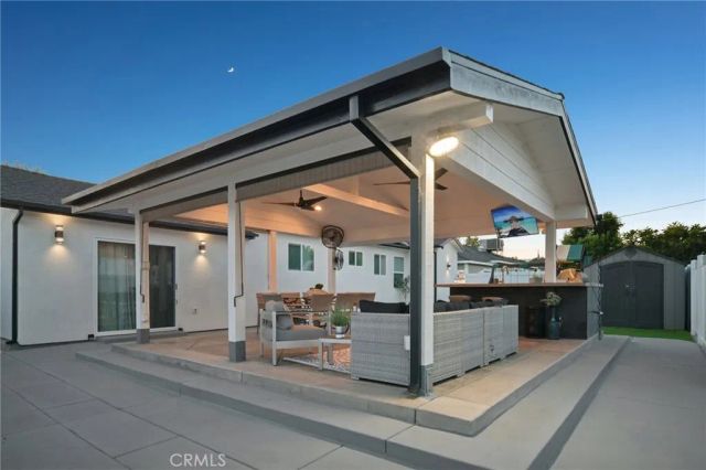 8434 Oakdale Avenue, Winnetka, CA 91306