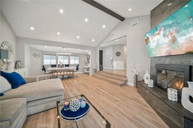8434 Oakdale Avenue, Winnetka, CA 91306