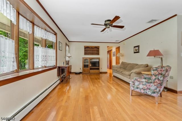 31 Pulaski Rd, Readington Twp., NJ 08889