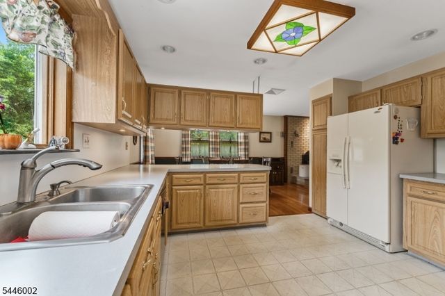 31 Pulaski Rd, Readington Twp., NJ 08889
