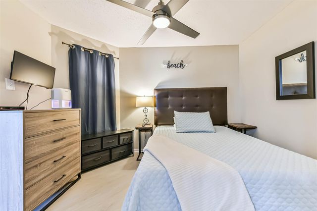 9520 Seawall Boulevard 122, Galveston, TX 77554