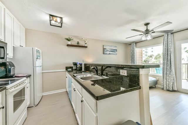 9520 Seawall Boulevard 122, Galveston, TX 77554