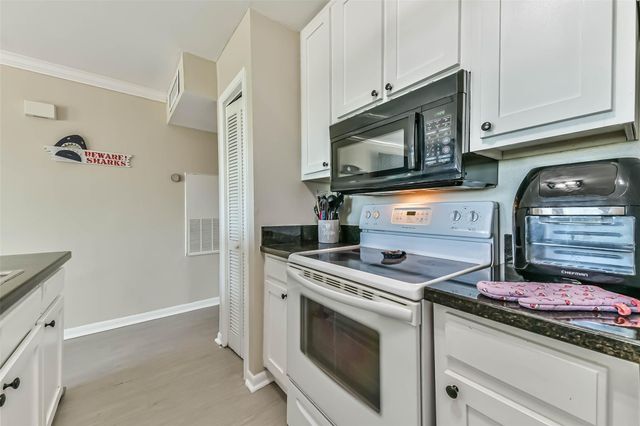 9520 Seawall Boulevard 122, Galveston, TX 77554