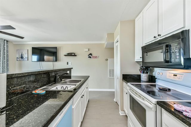 9520 Seawall Boulevard 122, Galveston, TX 77554