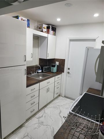 1747 Rodman Street 110, Hollywood, FL 33020