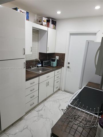 1747 Rodman Street 110, Hollywood, FL 33020