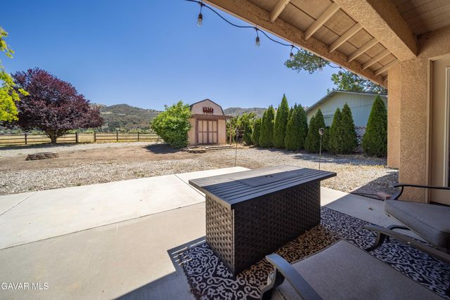 29960 Caddy Lane, Tehachapi, CA 93561
