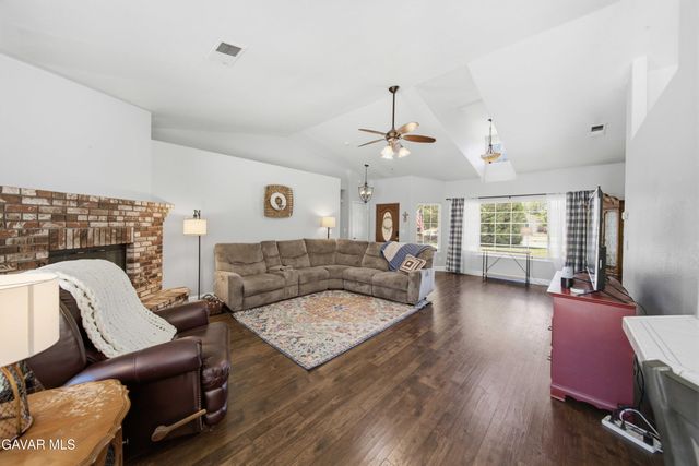 29960 Caddy Lane, Tehachapi, CA 93561