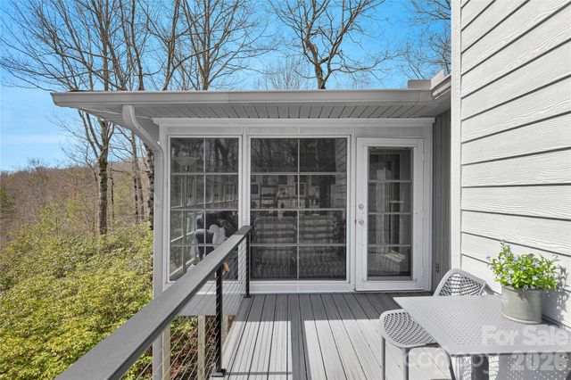 552 Kanasgowa Drive, Brevard, NC 28712