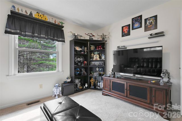 552 Kanasgowa Drive, Brevard, NC 28712