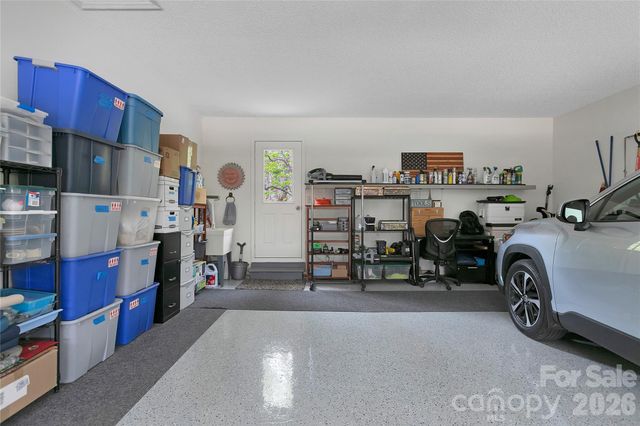 552 Kanasgowa Drive, Brevard, NC 28712