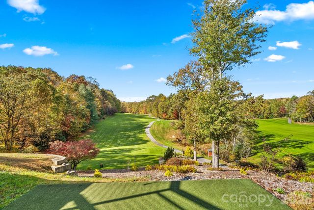 552 Kanasgowa Drive, Brevard, NC 28712