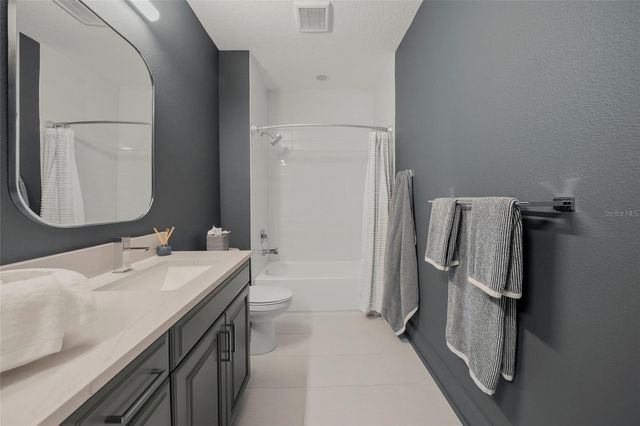 11504 APPLE TREE CIRCLE, Bradenton, FL 34211