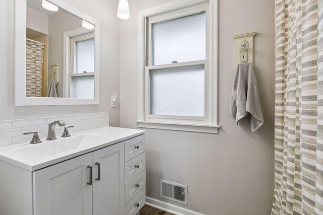 1938 Longview Drive, New Brighton, MN 55112