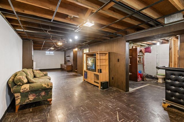 1938 Longview Drive, New Brighton, MN 55112