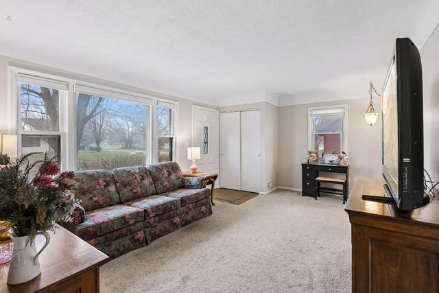 1938 Longview Drive, New Brighton, MN 55112