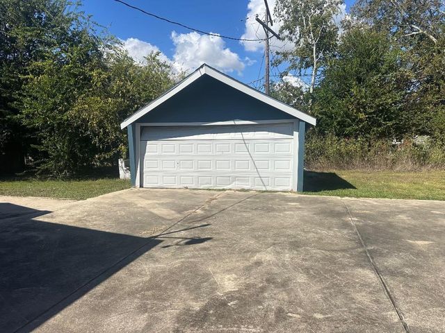 3025 9th Street, Port Arthur, TX 77642