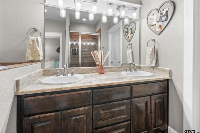 1404 Hannah Circle, Lindale, TX 75771