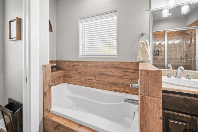 1404 Hannah Circle, Lindale, TX 75771