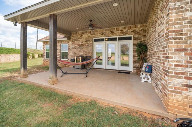 1404 Hannah Circle, Lindale, TX 75771