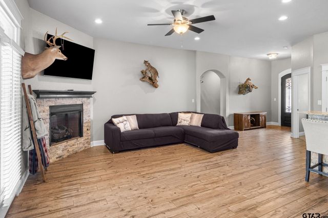 1404 Hannah Circle, Lindale, TX 75771