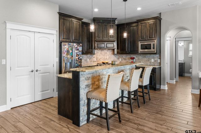 1404 Hannah Circle, Lindale, TX 75771