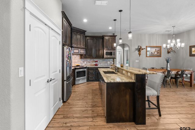 1404 Hannah Circle, Lindale, TX 75771