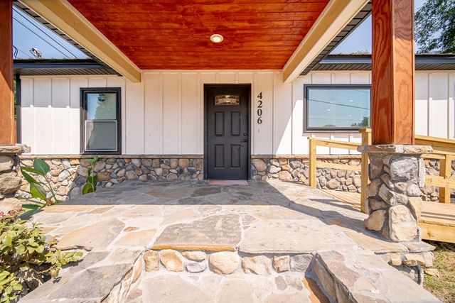 4206 Auburn Road, Phenix City, AL 36870