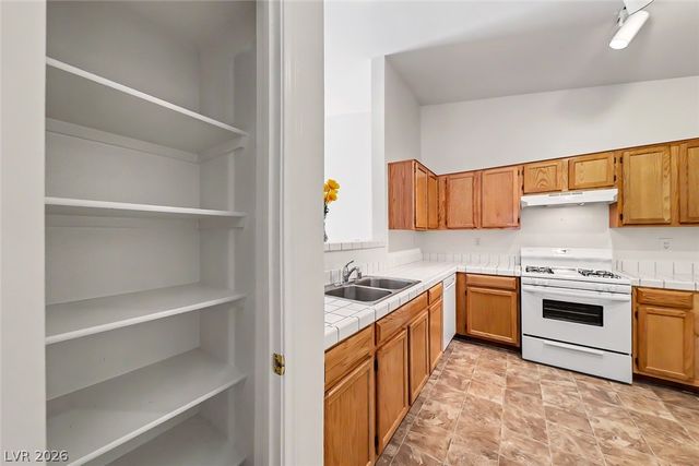 124 Painted Valley Street, Henderson, NV 89074