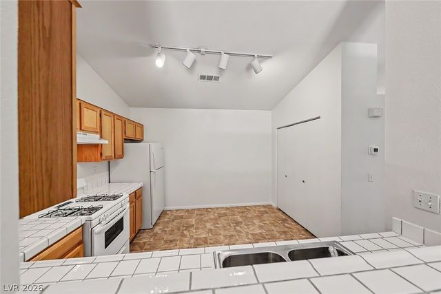 124 Painted Valley Street, Henderson, NV 89074