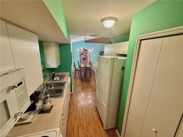 28062 Oak LN, Bonita Springs, FL 34135