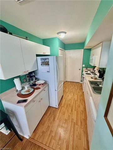 28062 Oak LN, Bonita Springs, FL 34135