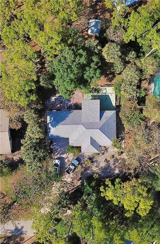 28062 Oak LN, Bonita Springs, FL 34135