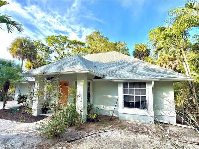 28062 Oak LN, Bonita Springs, FL 34135