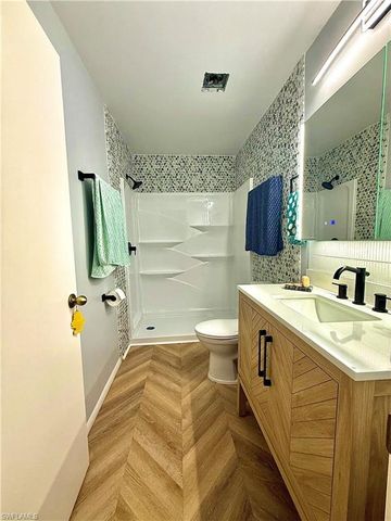 28062 Oak LN, Bonita Springs, FL 34135