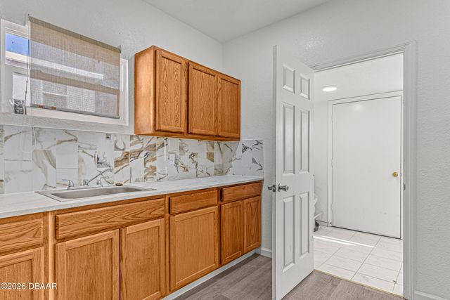 502 N Halifax Avenue, Daytona Beach, FL 32118