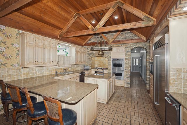 7216 VERSAILLES Drive, Amarillo, TX 79121